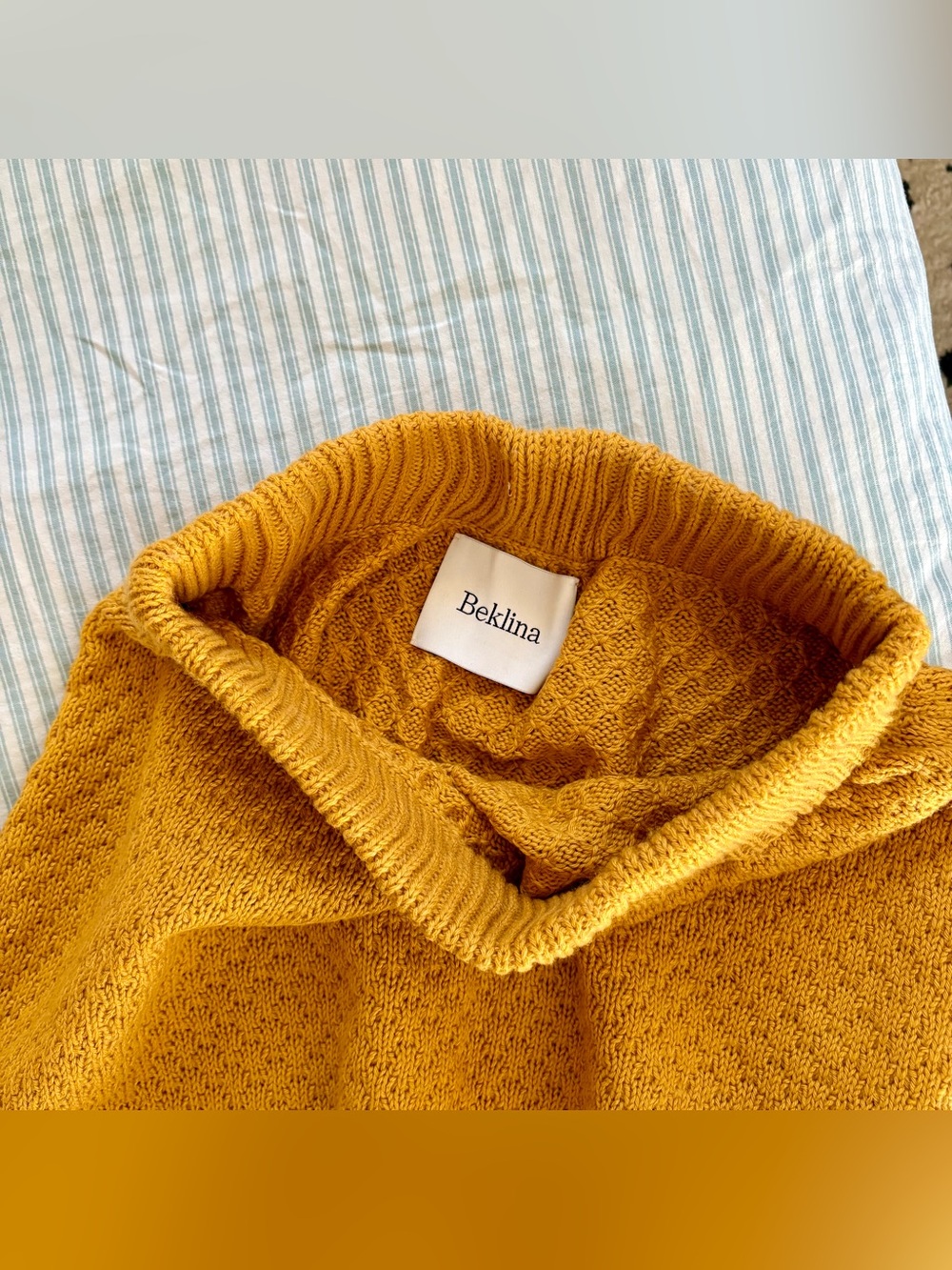 Beklina Gambit Set, Golden Rod - Picture 4 of 6